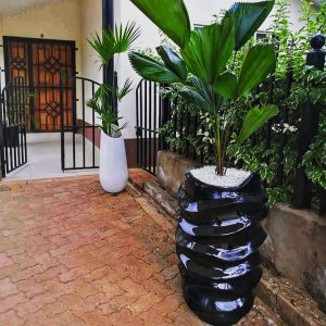 Tower twist planter